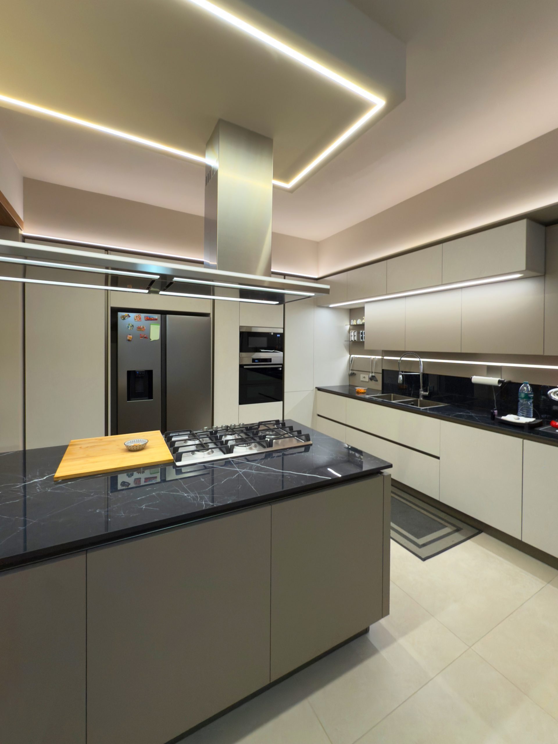 Nuova cucina abitabile ampliata con finiture contemporanee